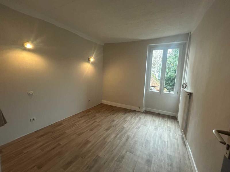 Maison - 233 m² - 10 pièces