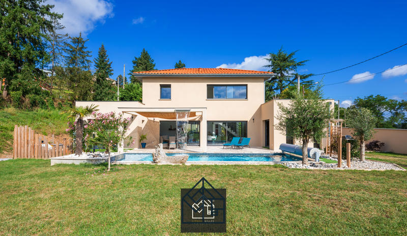 Maison - 160 m² - 5 pièces