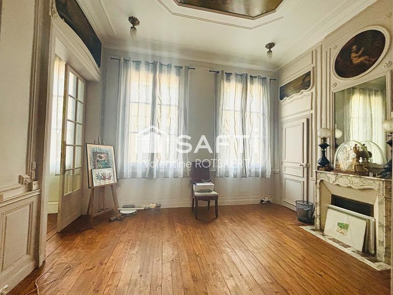 Hôtel particulier - 590 m² - 16 pièces