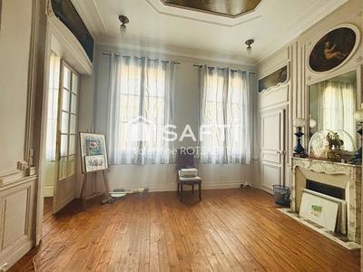 Hôtel particulier - 590 m² - 16 pièces