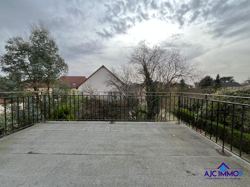 Maison - 135 m² - 6 pièces