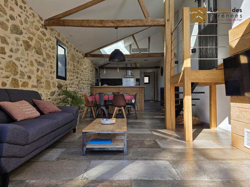 Maison traditionnelle - 310 m² - 10 pièces