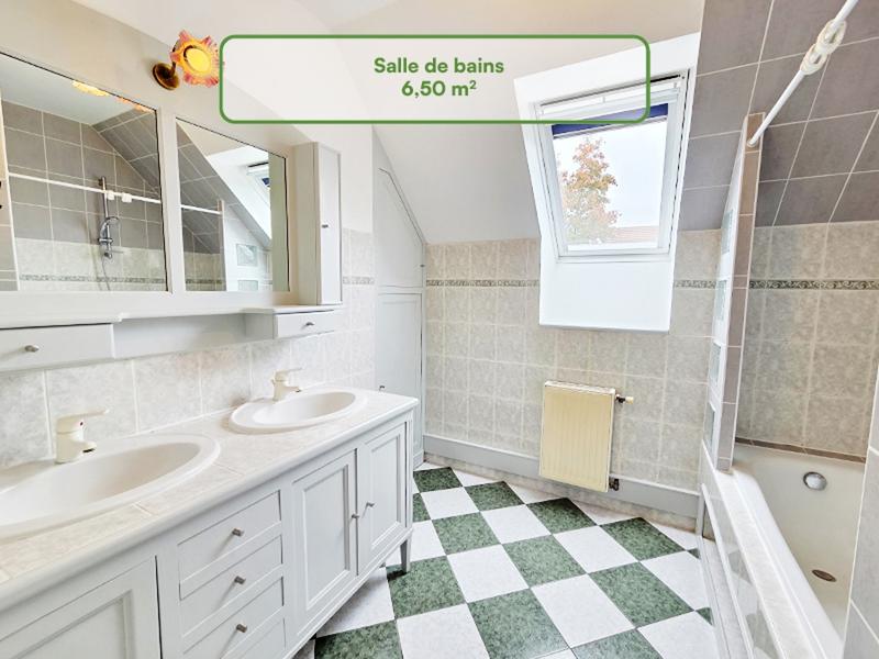 Pavillon - 140 m² - 7 pièces