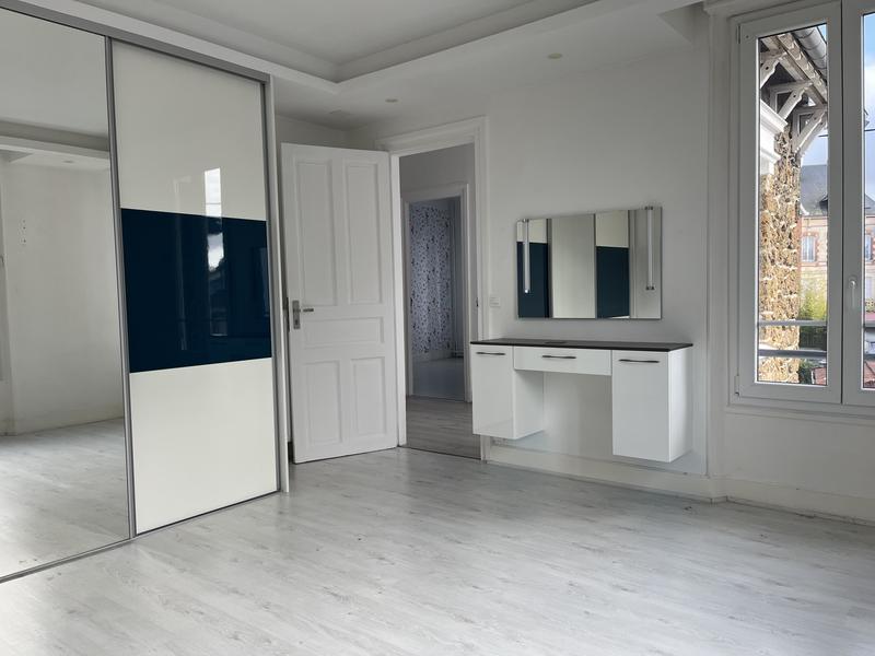 Maison en pierre - 174 m² - 7 pièces