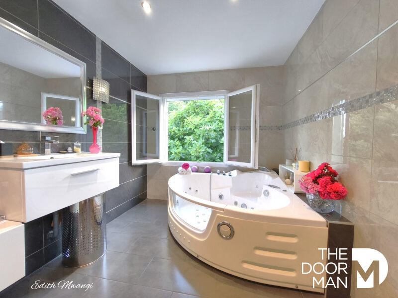 Maison - 160 m² - 6 pièces