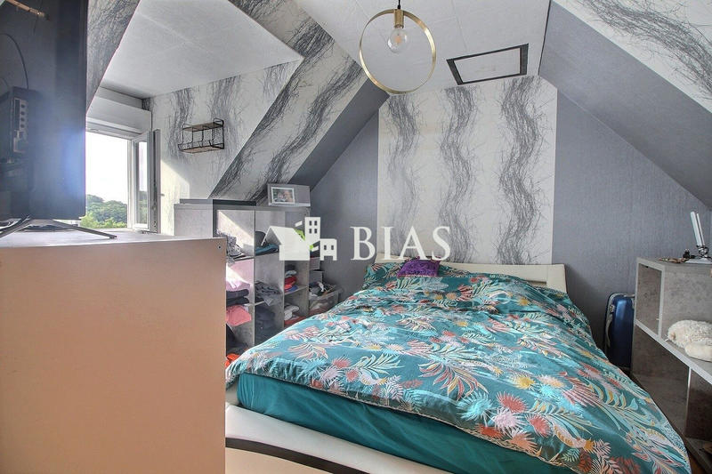 Maison - 90 m² - 5 pièces