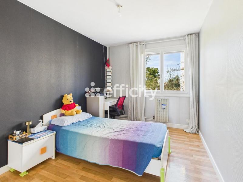 Appartement - 77 m² - 5 pièces