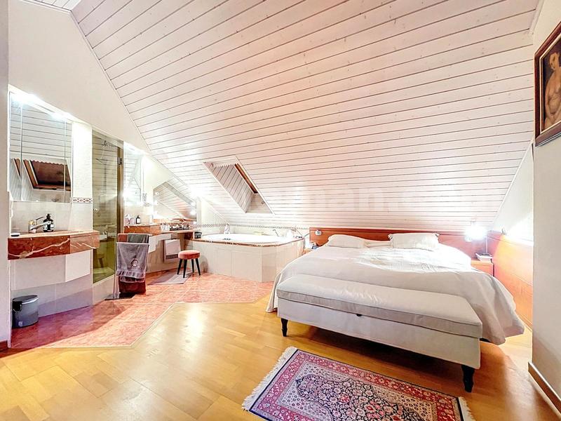 Maison - 180 m² - 5 pièces