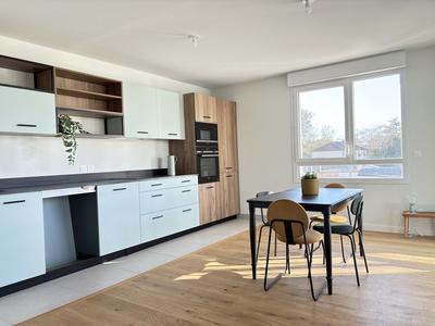 Appartement - 101 m² - 4 pièces