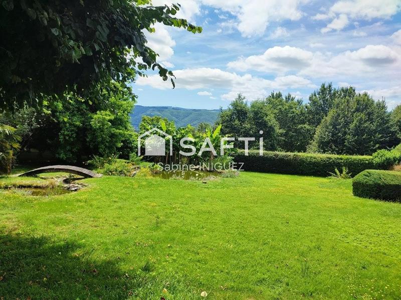 Maison - 299 m² - 8 pièces