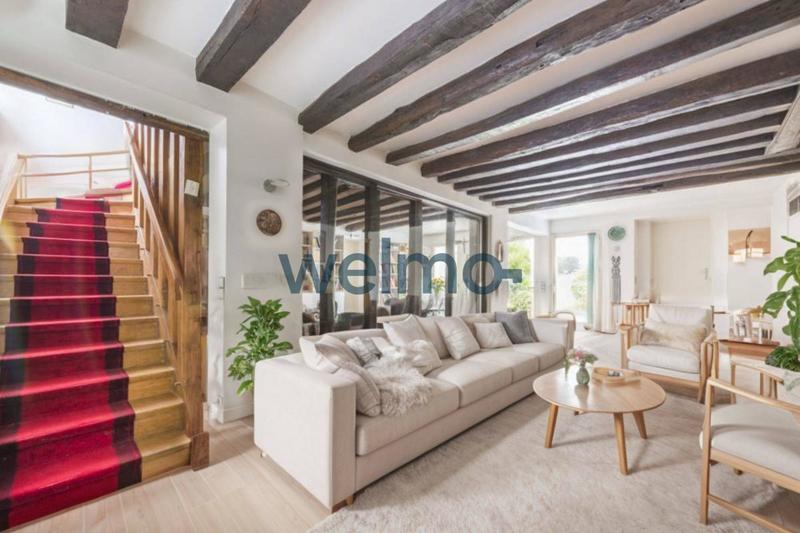 Maison - 370 m² - 11 pièces