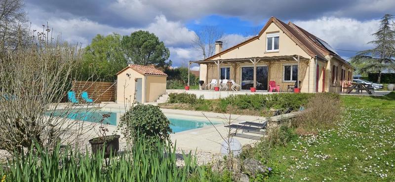 Maison - 177 m² - 7 pièces