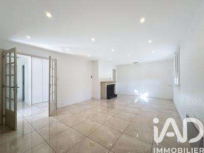 Maison - 200 m² - 7 pièces