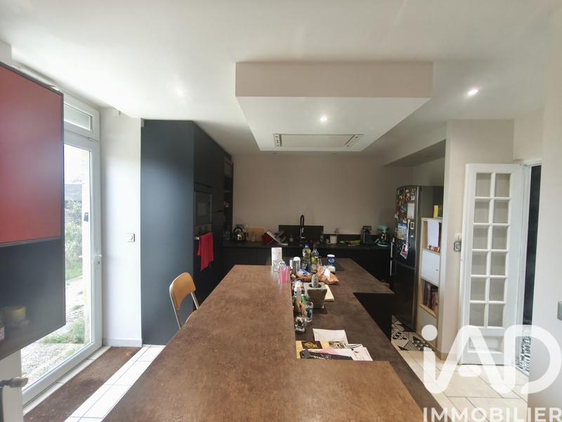 Maison - 242 m² - 8 pièces