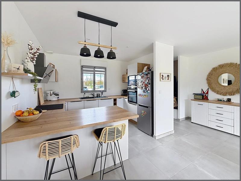 Maison - 95 m² - 5 pièces