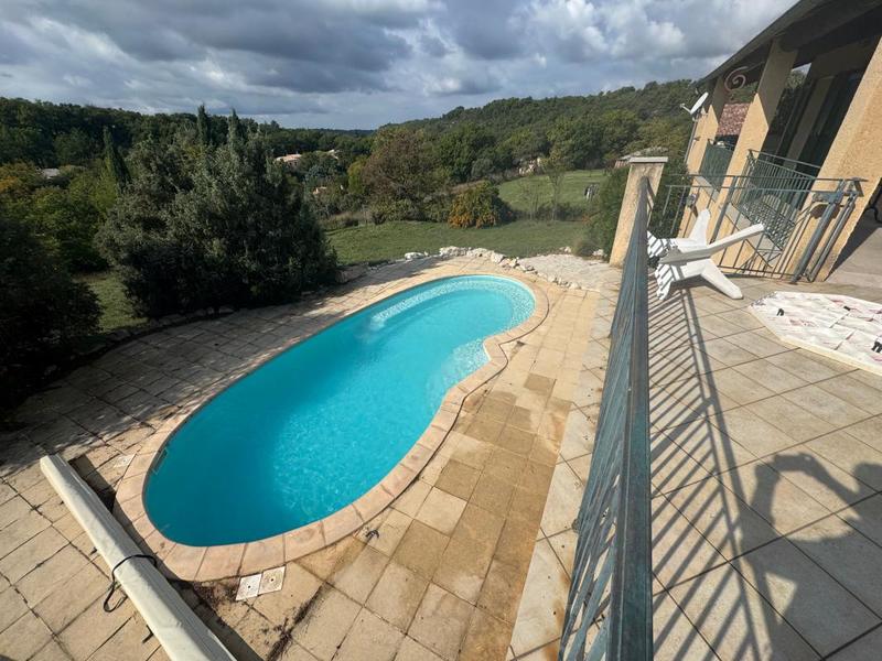 Villa - 100 m² - 3 pièces