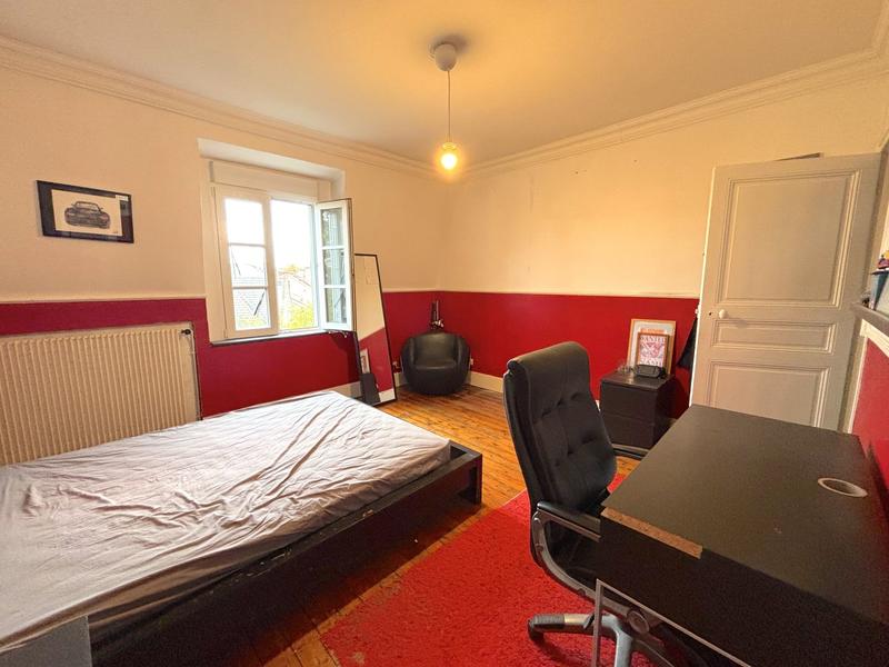 Maison - 207 m² - 7 pièces