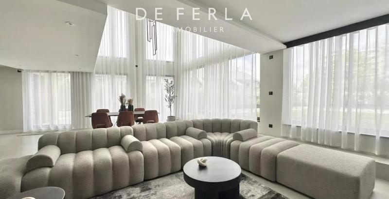 Villa - 560 m² - 8 pièces