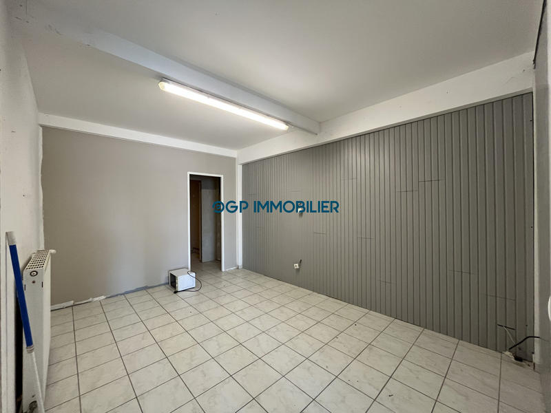 Entrepôt - 1 400 m²