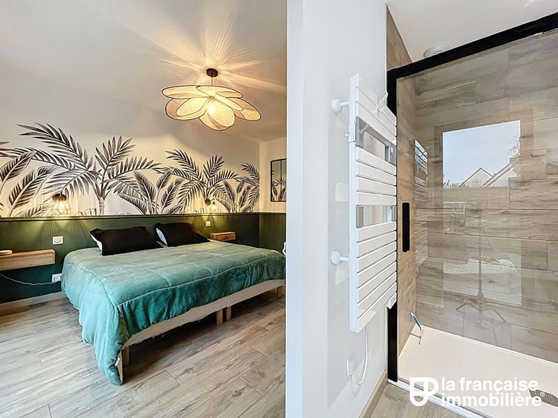 Maison - 233 m² - 8 pièces