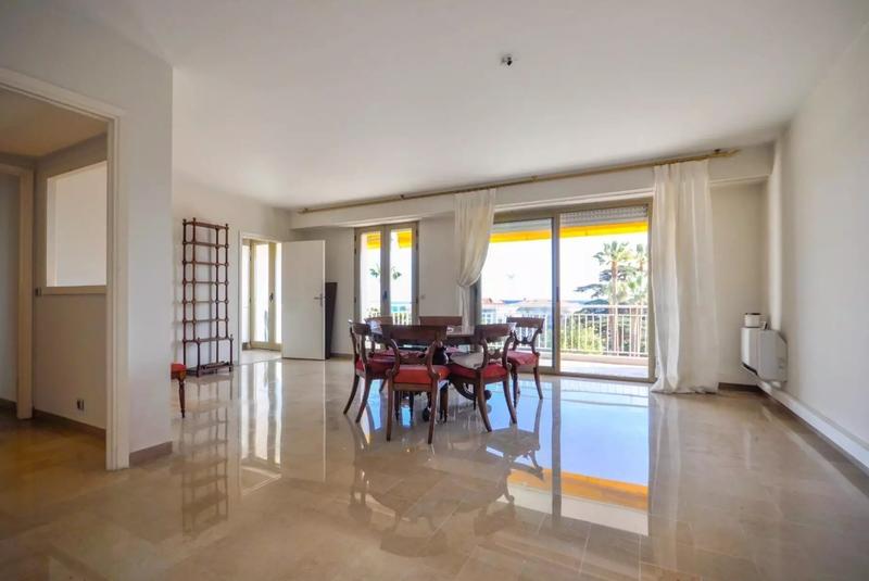 Appartement - 90 m² - 3 pièces