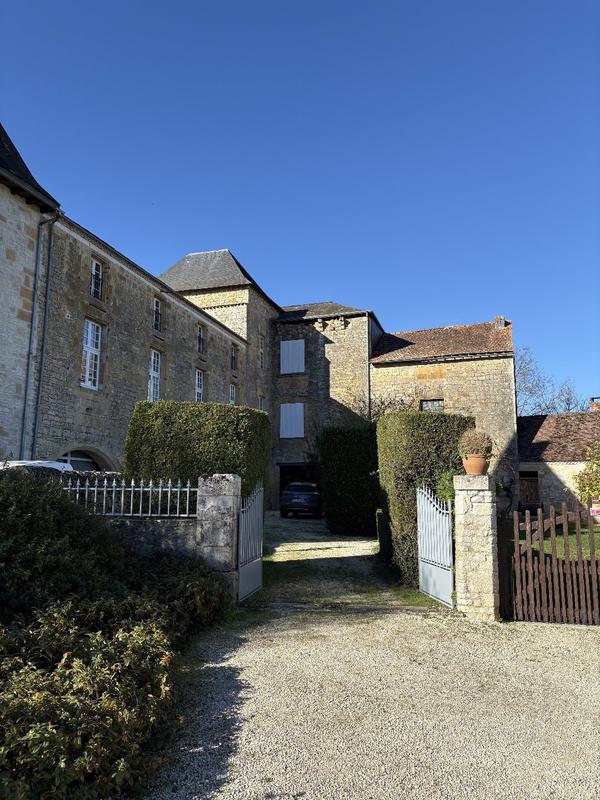 Château - 450 m² - 16 pièces