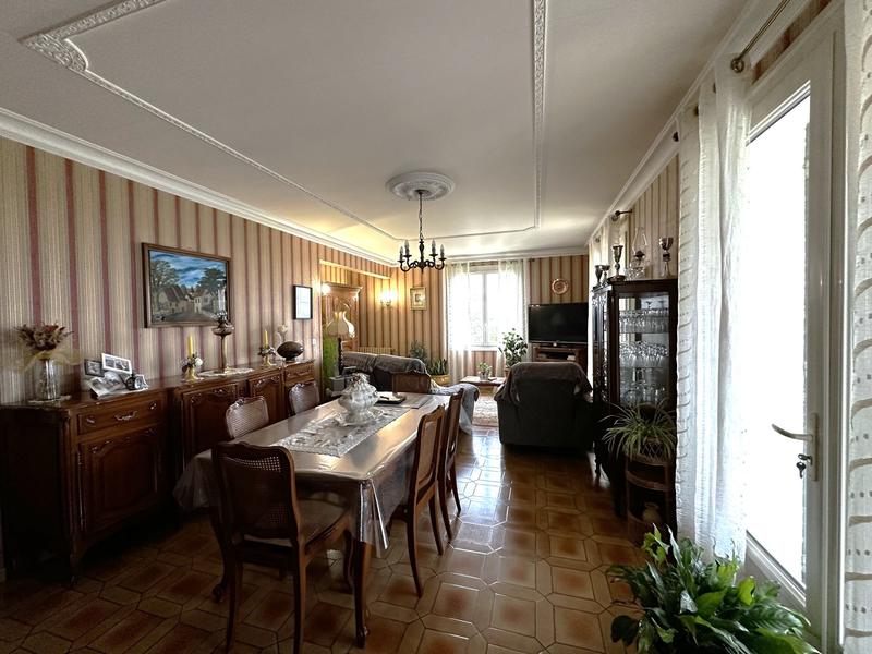 Maison traditionnelle - 154 m² - 6 pièces