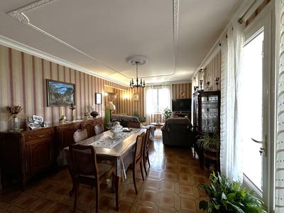 Maison traditionnelle - 154 m² - 6 pièces