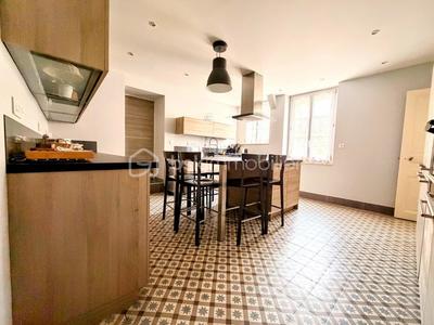 Maison - 289 m² - 12 pièces