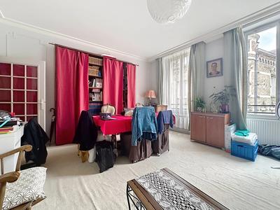 Appartement - 102 m² - 5 pièces