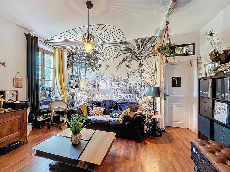 Maison - 230 m² - 10 pièces