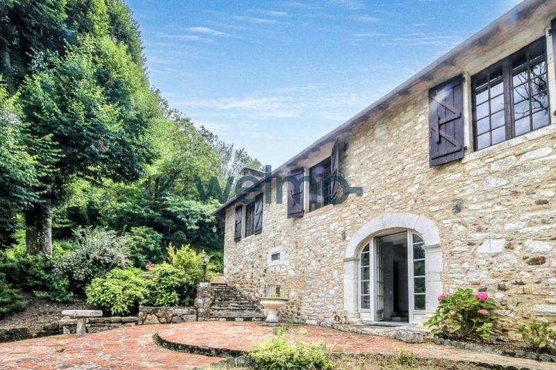 Maison en pierre - 350 m² - 10 pièces