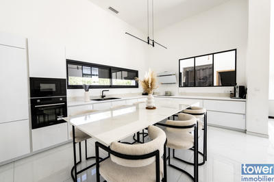 Maison - 200 m² - 6 pièces