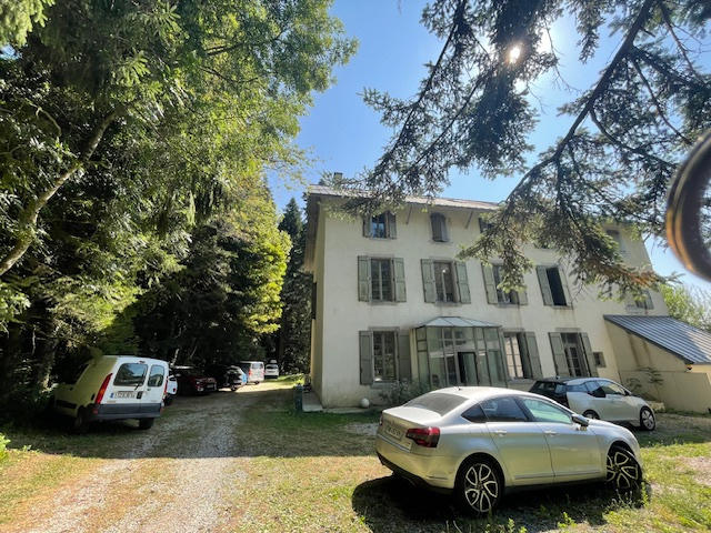 Propriété - 600 m² - 14 pièces