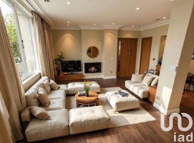 Appartement - 99 m² - 4 pièces