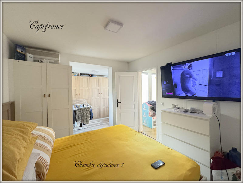 Maison - 305 m² - 8 pièces