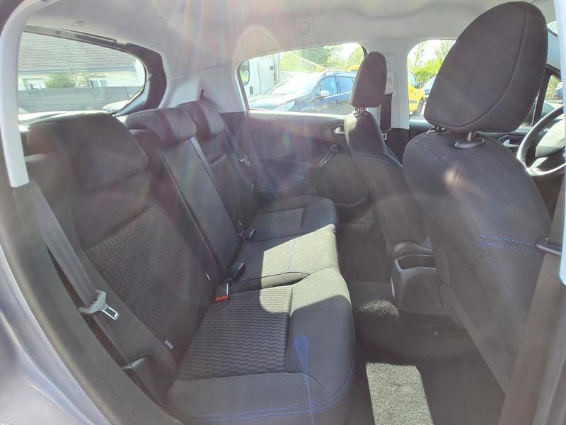 Peugeot 208 Puretech 82 Ch Signature