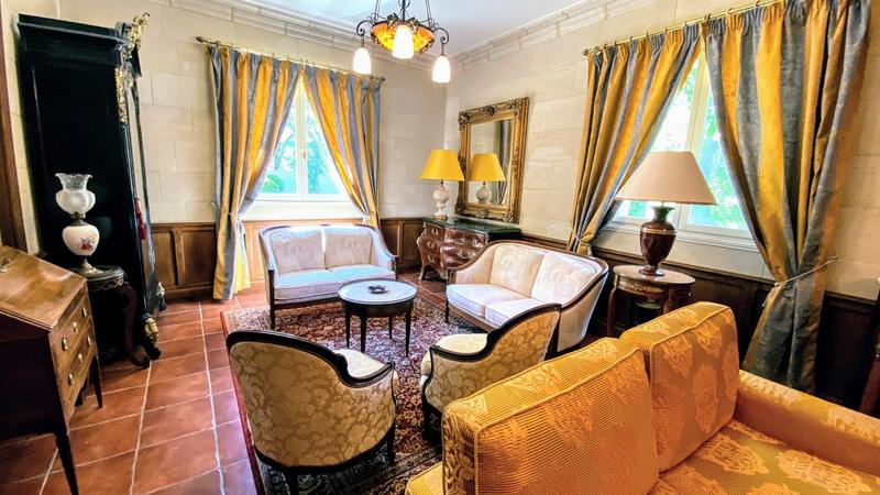 Propriété - 350 m² - 9 pièces