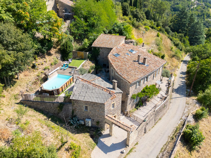 Maison - 198 m² - 6 pièces