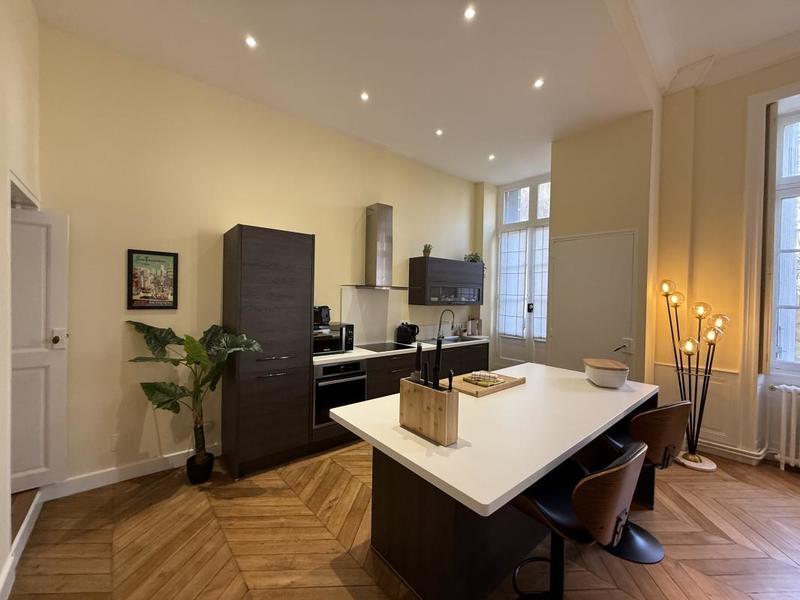 Appartement - 165 m² - 4 pièces