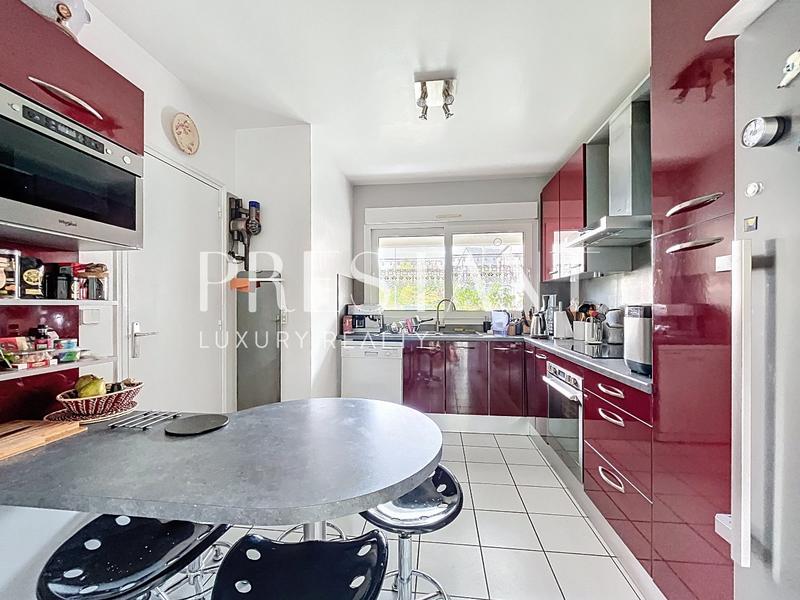 Maison - 267 m² - 7 pièces