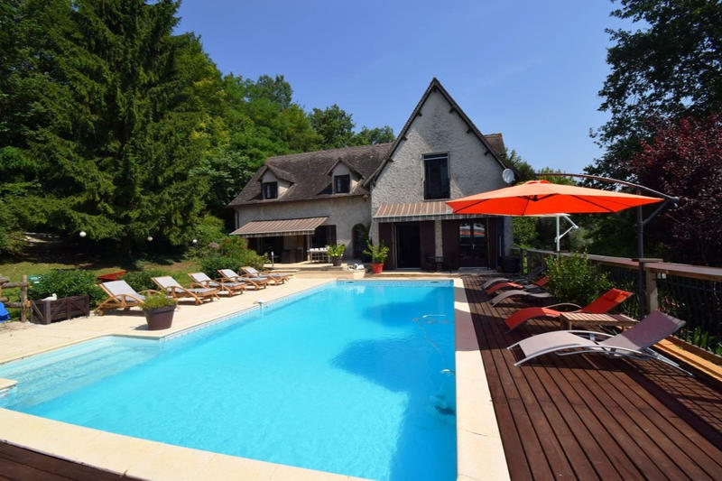 Maison - 253 m² - 8 pièces