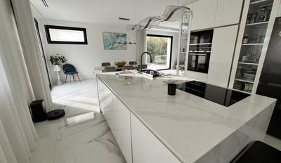 Villa - 210 m² - 8 pièces