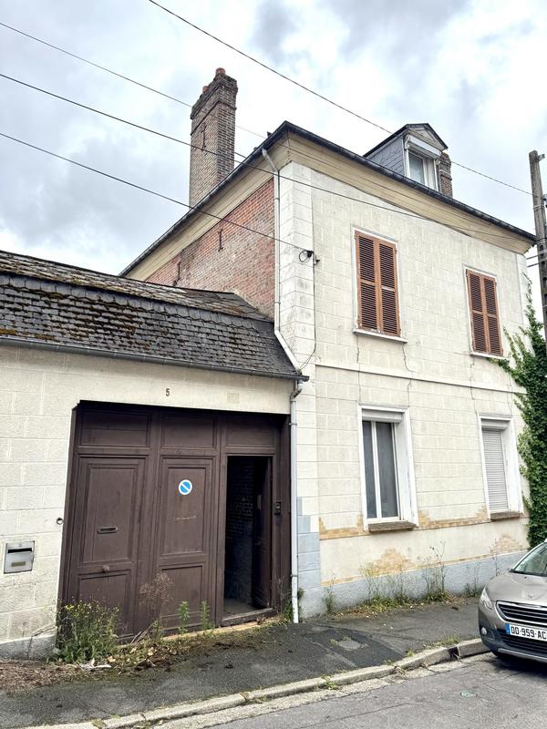Maison traditionnelle - 190 m² - 7 pièces