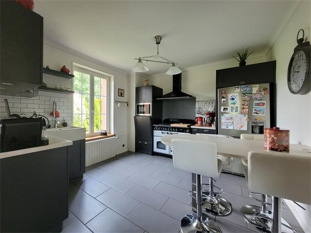 Maison - 250 m² - 8 pièces