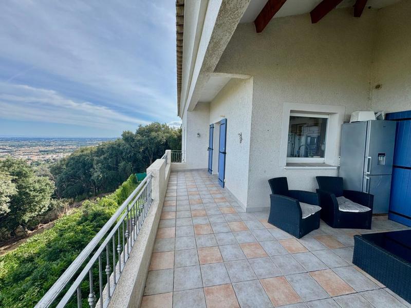 Maison - 213 m² - 7 pièces