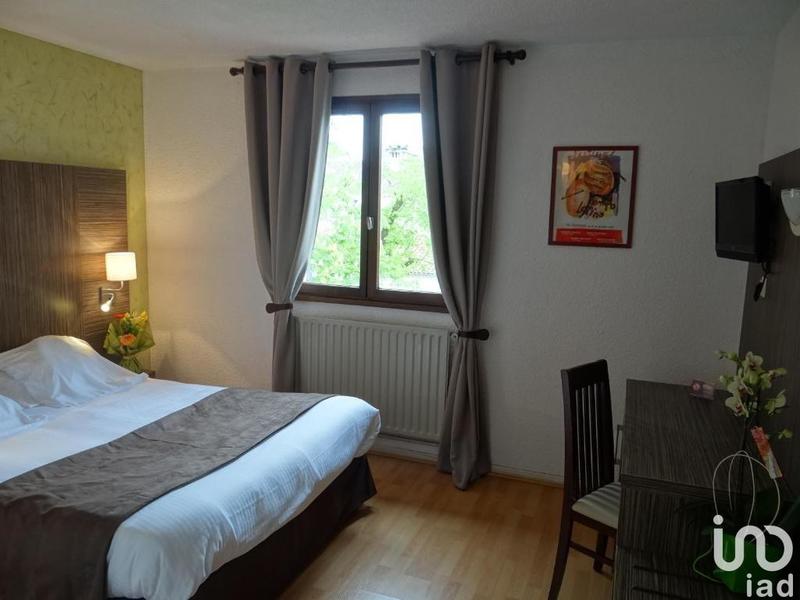 Local commercial - 1 100 m²