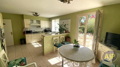 Maison - 161 m² - 8 pièces