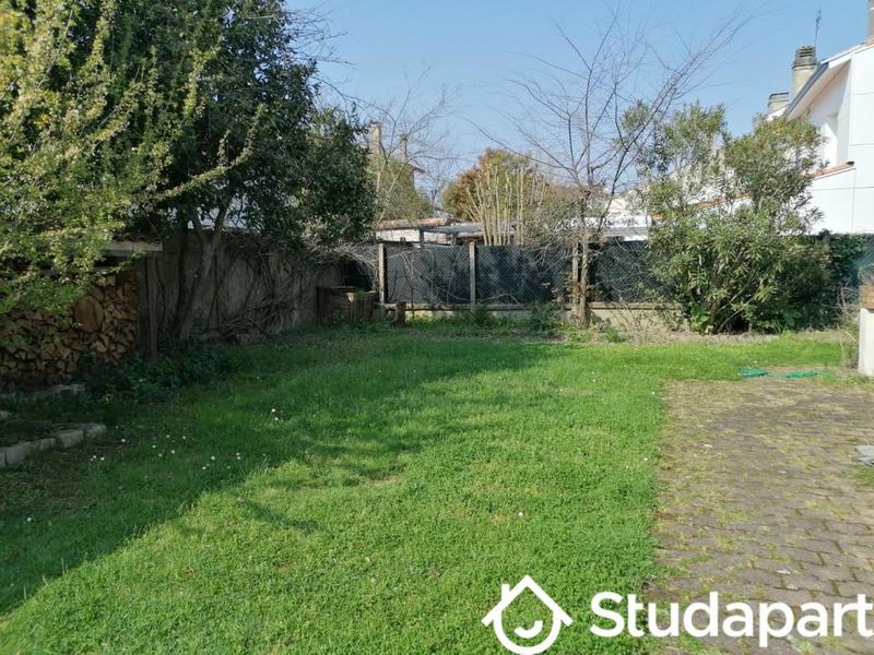 Chambre - 13 m² - 1 pièce