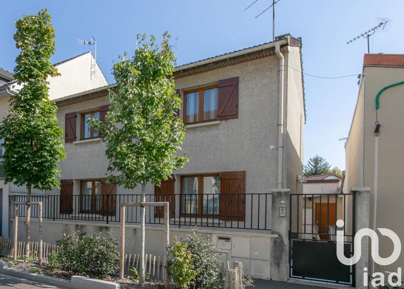 Maison - 94 m² - 5 pièces